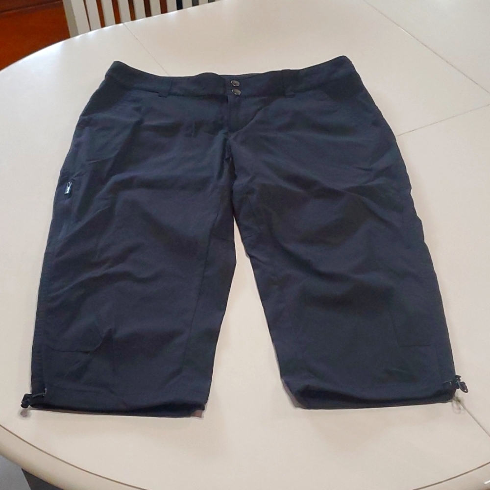 black Columbia capris